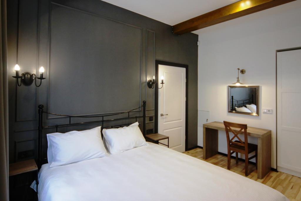 Potocki Apartments Λβιβ Δωμάτιο φωτογραφία